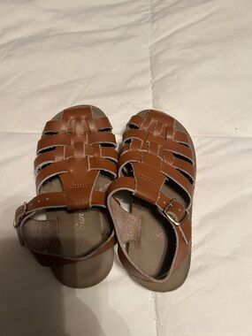Kids Tan Fisherman Sandals with Buckle - Comfortable Summer Footwear